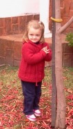 martina con su árbol